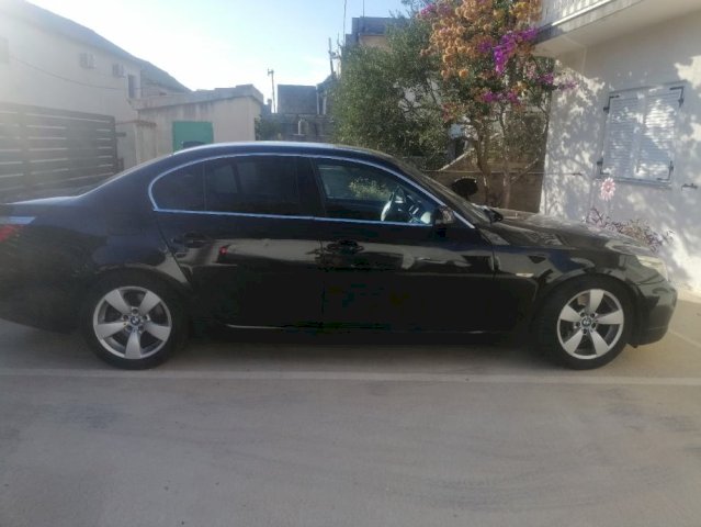 BMW serija 5 523i automatik