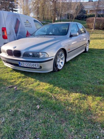 BMW serija 5 528i