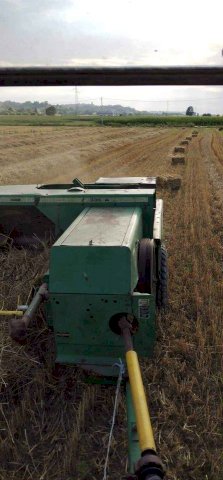 Balirka John Deere 336A