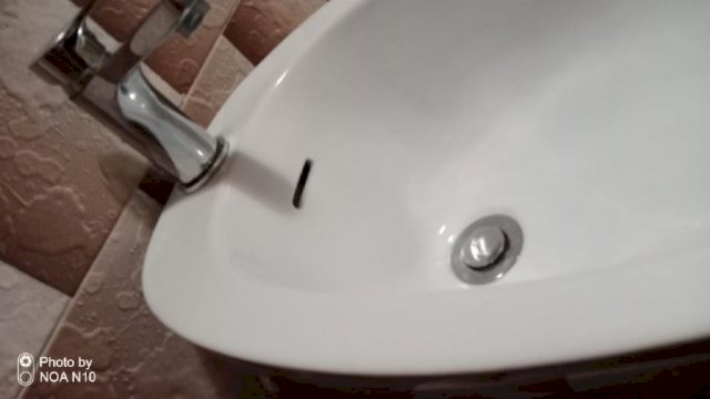 Bide, ispravan, s pipom, smeđi