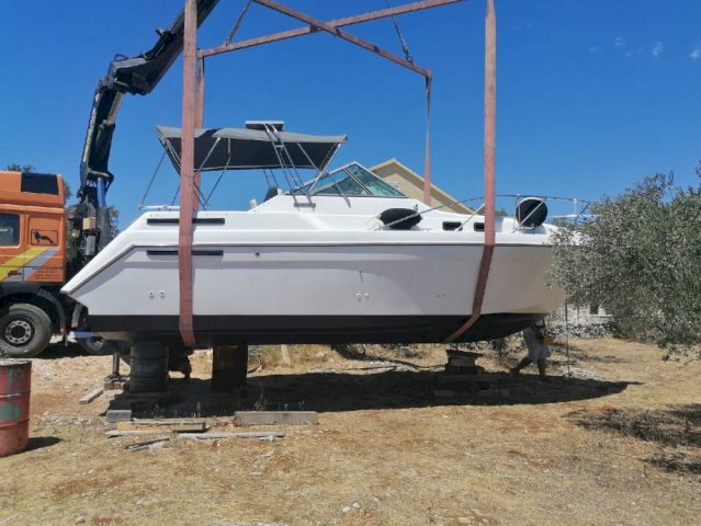 Chris-Craft gliser s Volvo Pentom KAD 44 260 KS
