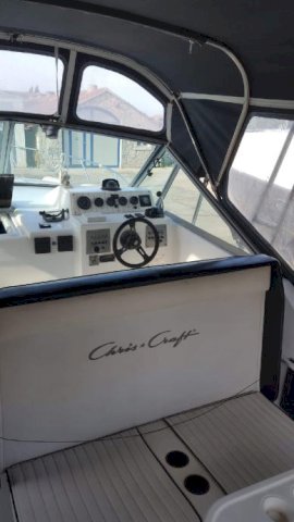 Chris-Craft gliser s Volvo Pentom KAD 44 260 KS