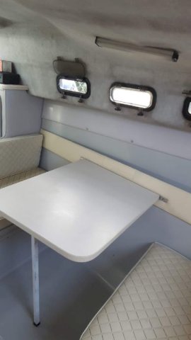 Chris-Craft gliser s Volvo Pentom KAD 44 260 KS