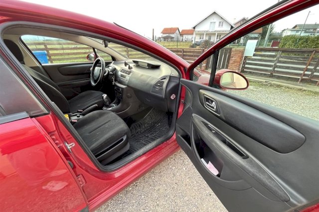 Citroen C4 1.6i 16v + plin