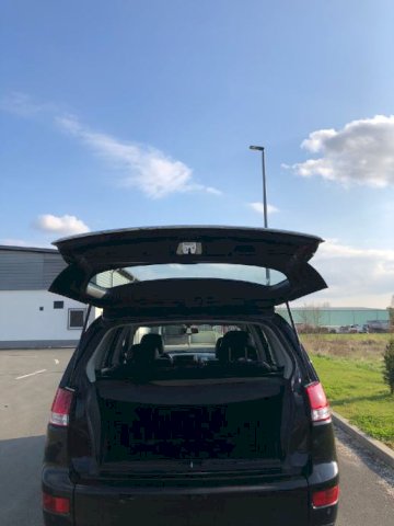 Citroën C-Crosser 2,4