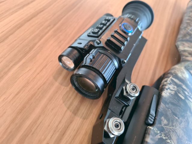 Dan Noc optika PARD 008