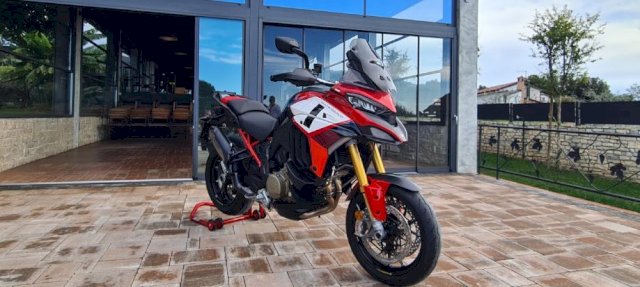 Ducati Hypermotard 1100 cm3, 2012 god.