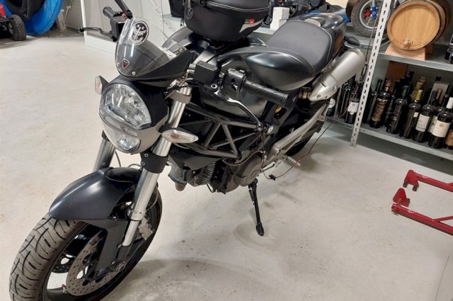 Ducati Monster 696