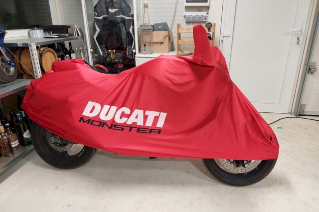 Ducati Monster 696