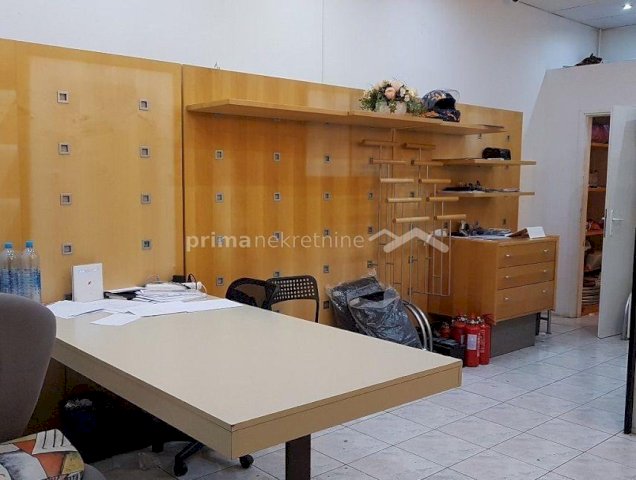 EKLUZIVNO,UREDSKI NAMJEŠTAJ