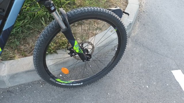 El bicikl Rockrider EST-100