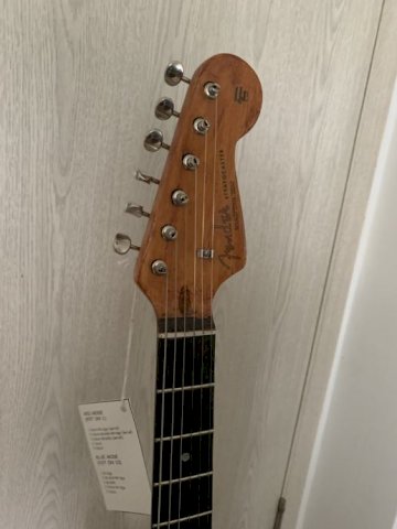 Fender stratocaster, izvrsna kopija
