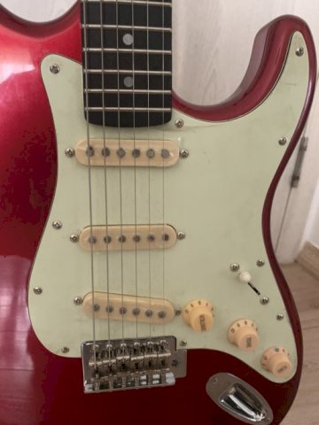 Fender stratocaster, izvrsna kopija