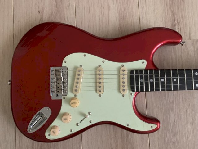Fender stratocaster, izvrsna kopija