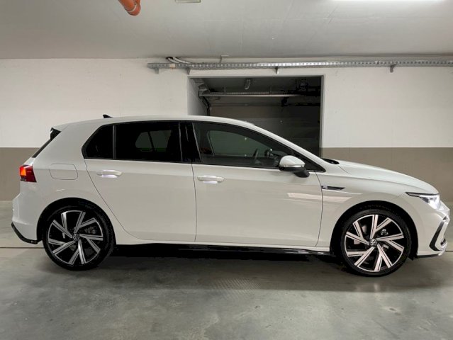 GOLF 8 2.0 TDI R-LINE•DSG•IQ.LIGHT•Camera.L