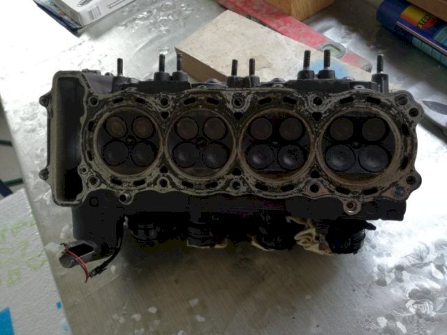 Glava za hondu cbr900rr,sc28