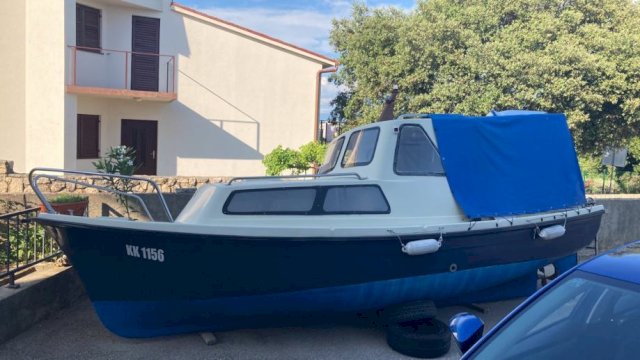 Gradac 5.80, sa dodatnom opremom, pomoćni motor