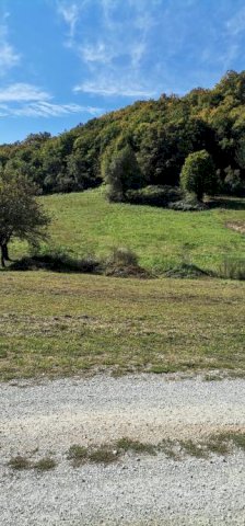 Građevinsko zemljište, pored rijeke Korane, 200