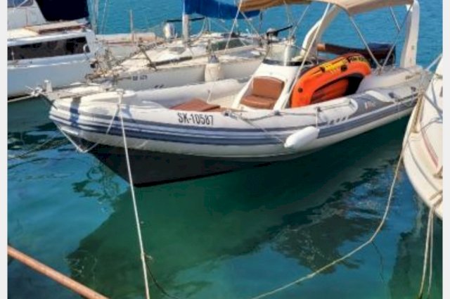 Gumenjak Artigiana Batelli,7 m.