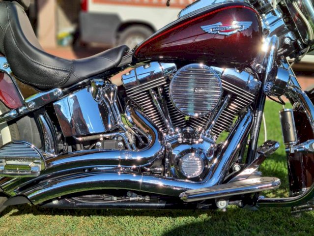 Harley Davidson Deluxe 1584 cm3, 2011 god.