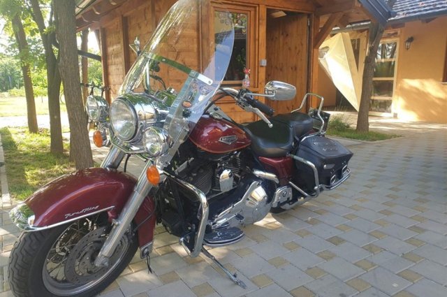 Harley Davidson Road King 1500 cm3, 2003 god.