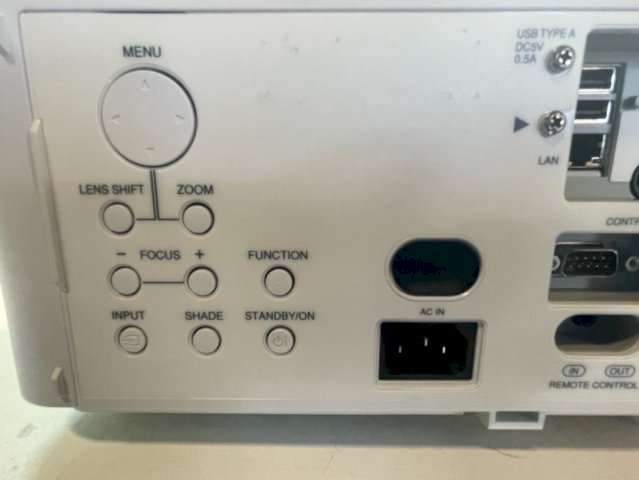 Hitachi projektor za velike prostorije