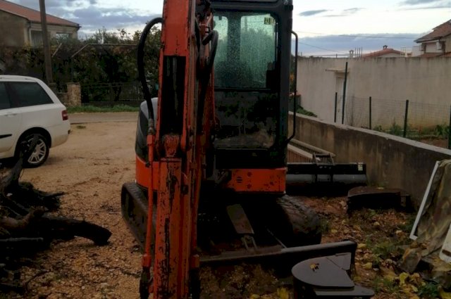 Hitachi zaxis27U-2 i pikamer atlas copco
