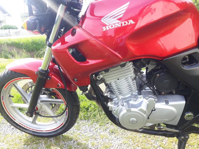 Honda cb 500 2000g.