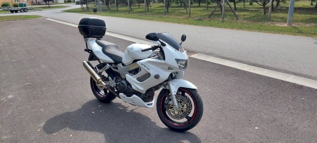 Honda vtr1000f