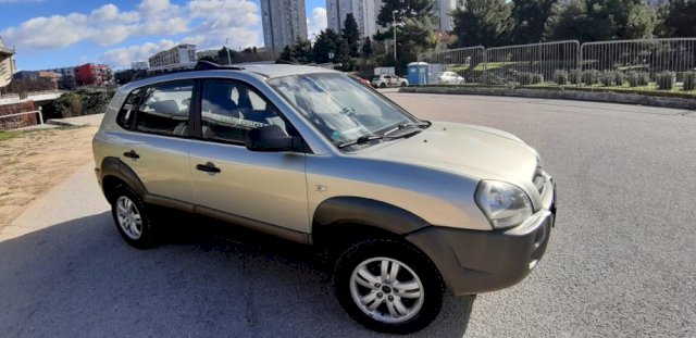 Hyundai Tucson 2,0 - ODLIČAN !!!
