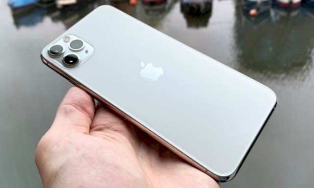 IPHONE 11 PRO MAX 64GB SILVER ORIGINAL OPREMA