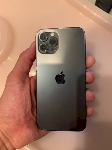 Iphone 12 PRO / 256 GB / garancija / bez tragova
