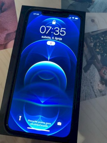 Iphone 12 PRO / 256 GB / garancija / bez tragova