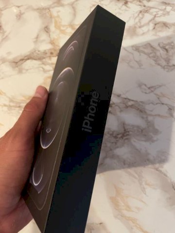 Iphone 12 PRO / 256 GB / garancija / bez tragova