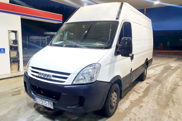 Iveco Daily 2.3 Hpt prvi vlasnik