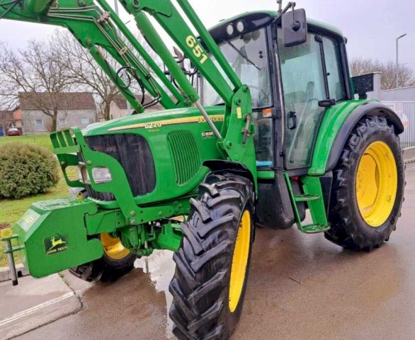 JOHN DEERE 6220 PREMIUM