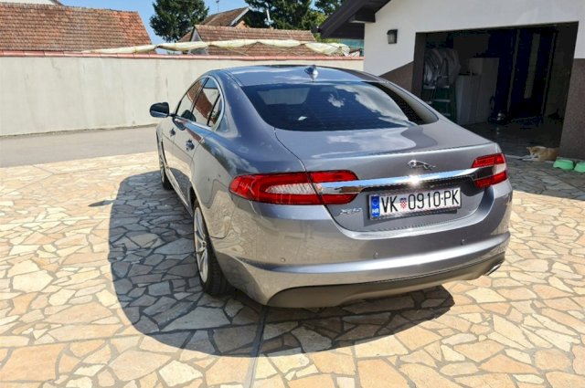 Jaguar XF 2.2D
