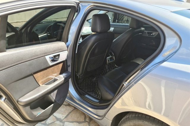 Jaguar XF 2.2D