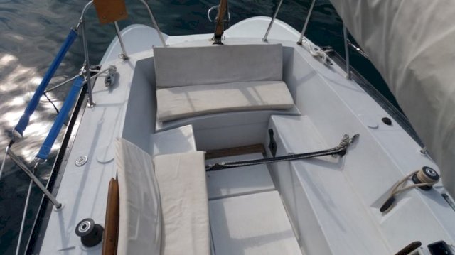 Jedrilica Comet 801