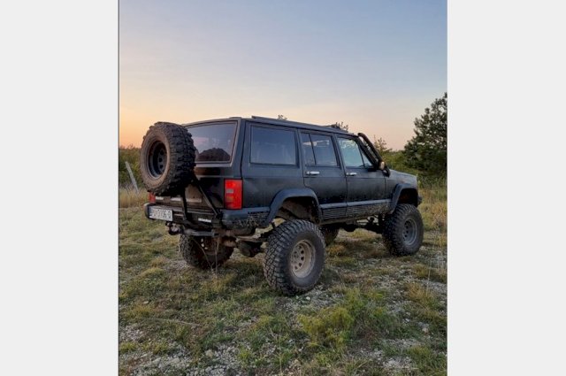 Jeep Cherokee Xj 2.5 (audi 5 cly)