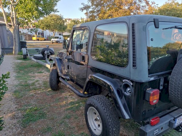 Jeep Wrangler 2,5 Sport Top