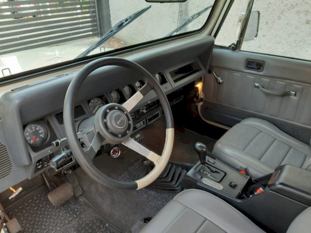 Jeep Wrangler YJ automatik