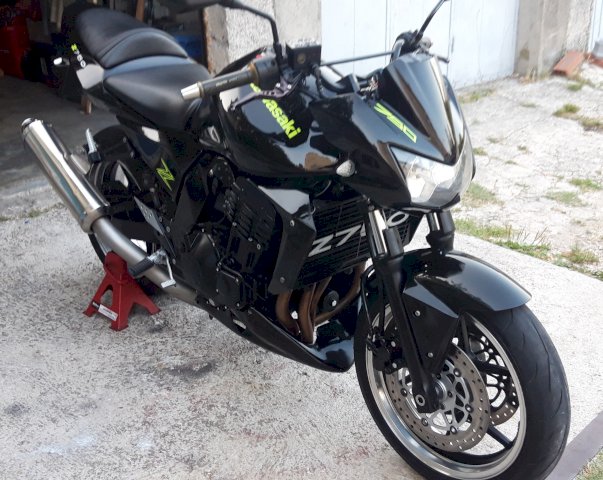 KAWASAKY Z750,,TOP STANJE
