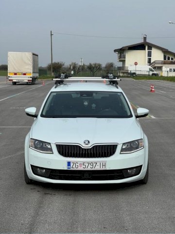 ŠKODA OCTAVIA 2.0TDI TOP STANJE, SERVISNA.