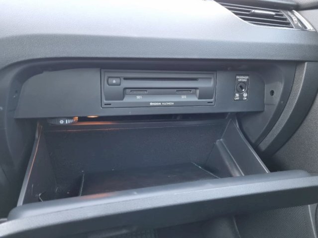ŠKODA OCTAVIA 2.0TDI TOP STANJE, SERVISNA.