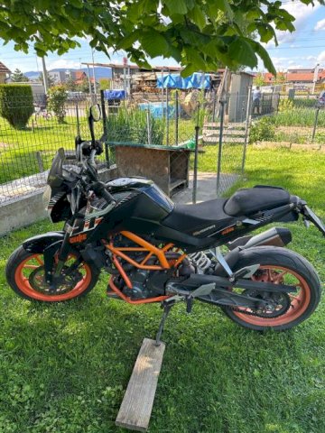 KTM Duke 390 ABS, 2016 god.