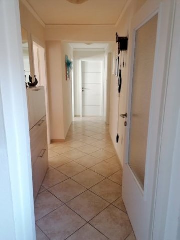 Kastav okolica, kuća 200 m2 s 2 novo uređena st