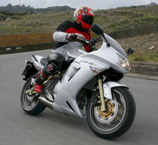 Kawasaki Er6f, 2006 god.