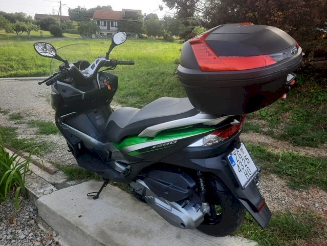Kawasaki J 300 300 cm3, 2017 god.