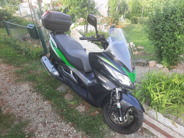 Kawasaki J 300 300 cm3, 2017 god.